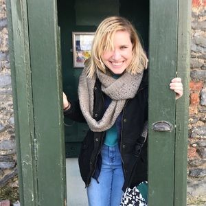 Meet your Posher, Abigail